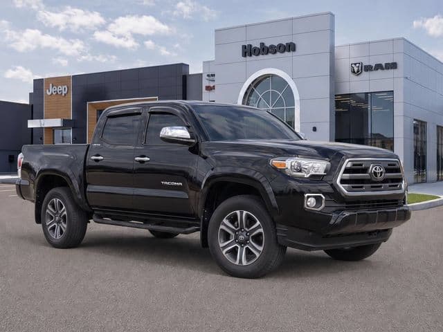 2017 Toyota Tacoma Base — photo 1 of 16