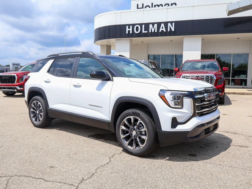2027 GMC Terrain Elevation — photo 1 of 48