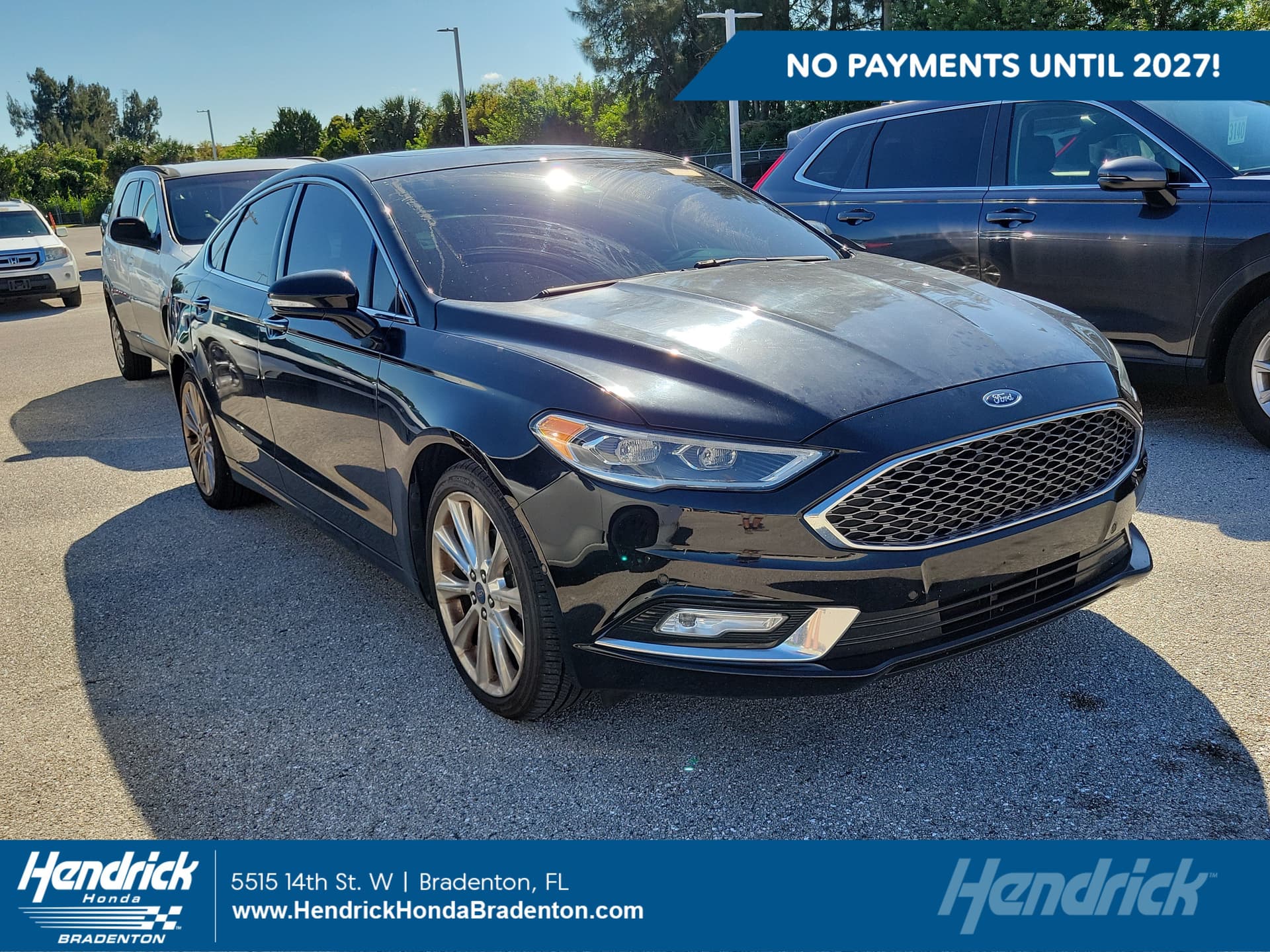 2017 Ford Fusion Base — photo 1 of 11
