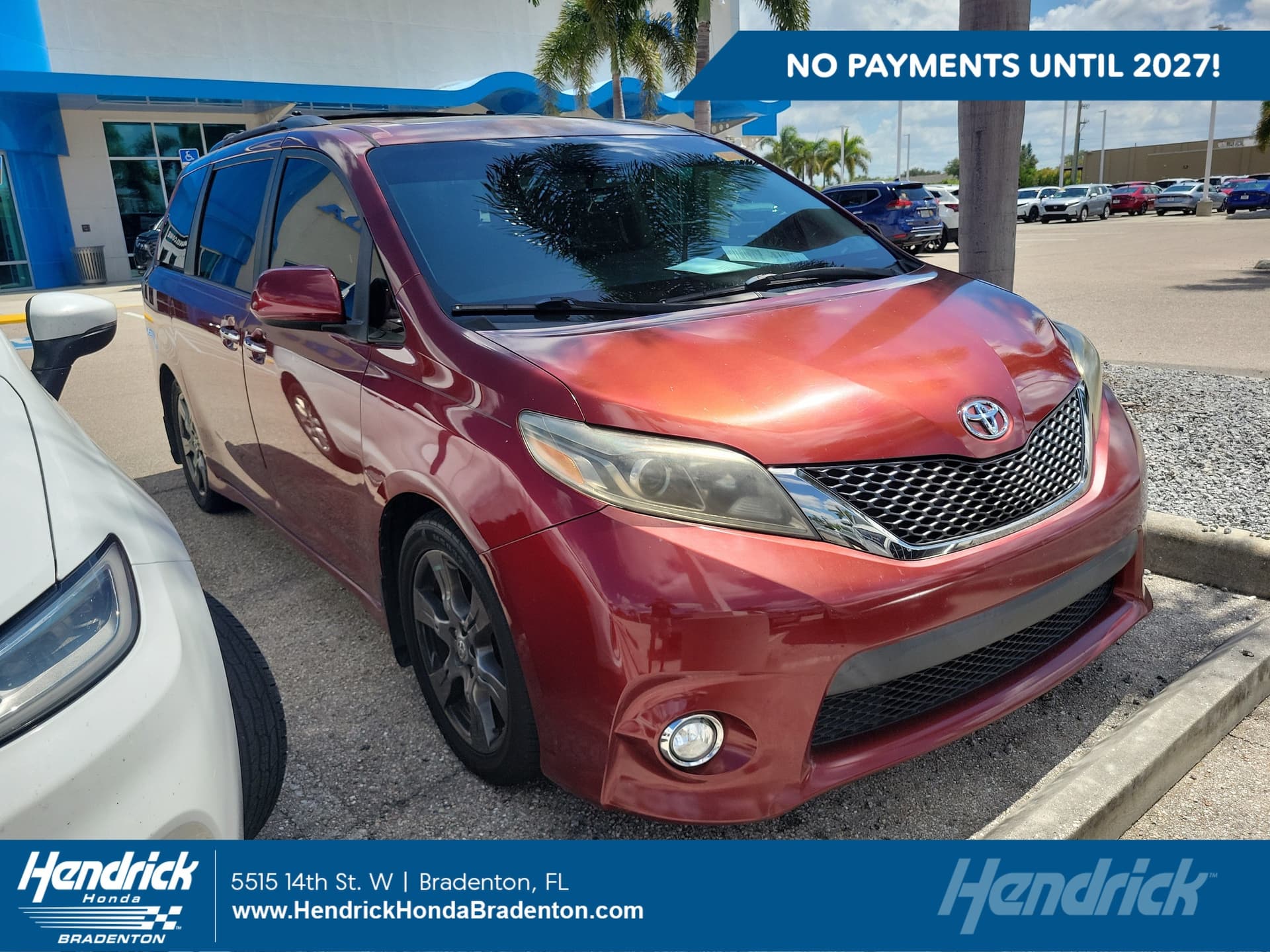 2017 Toyota Sienna SE Premium — photo 1 of 11