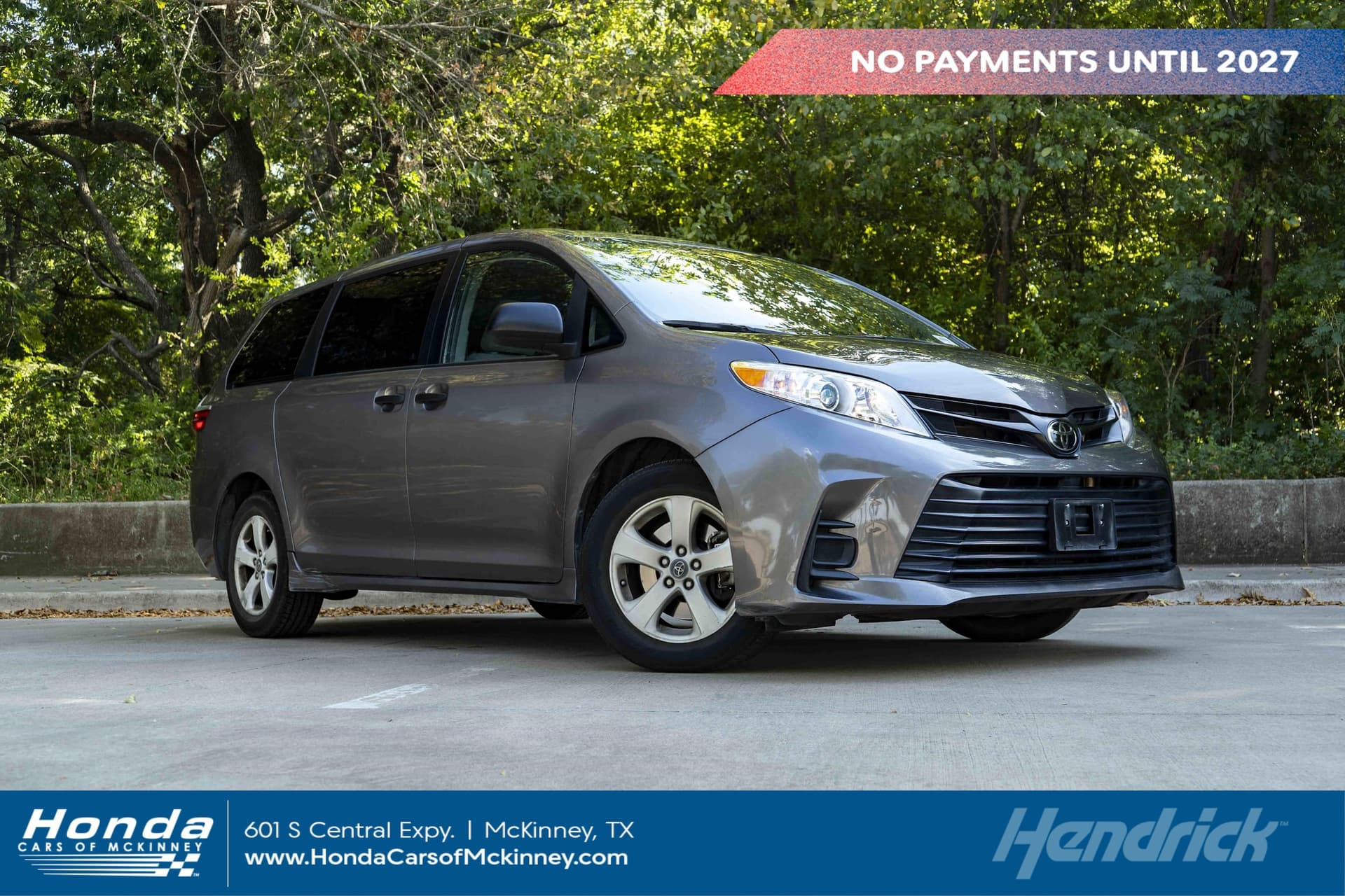 2019 Toyota Sienna L — photo 1 of 40