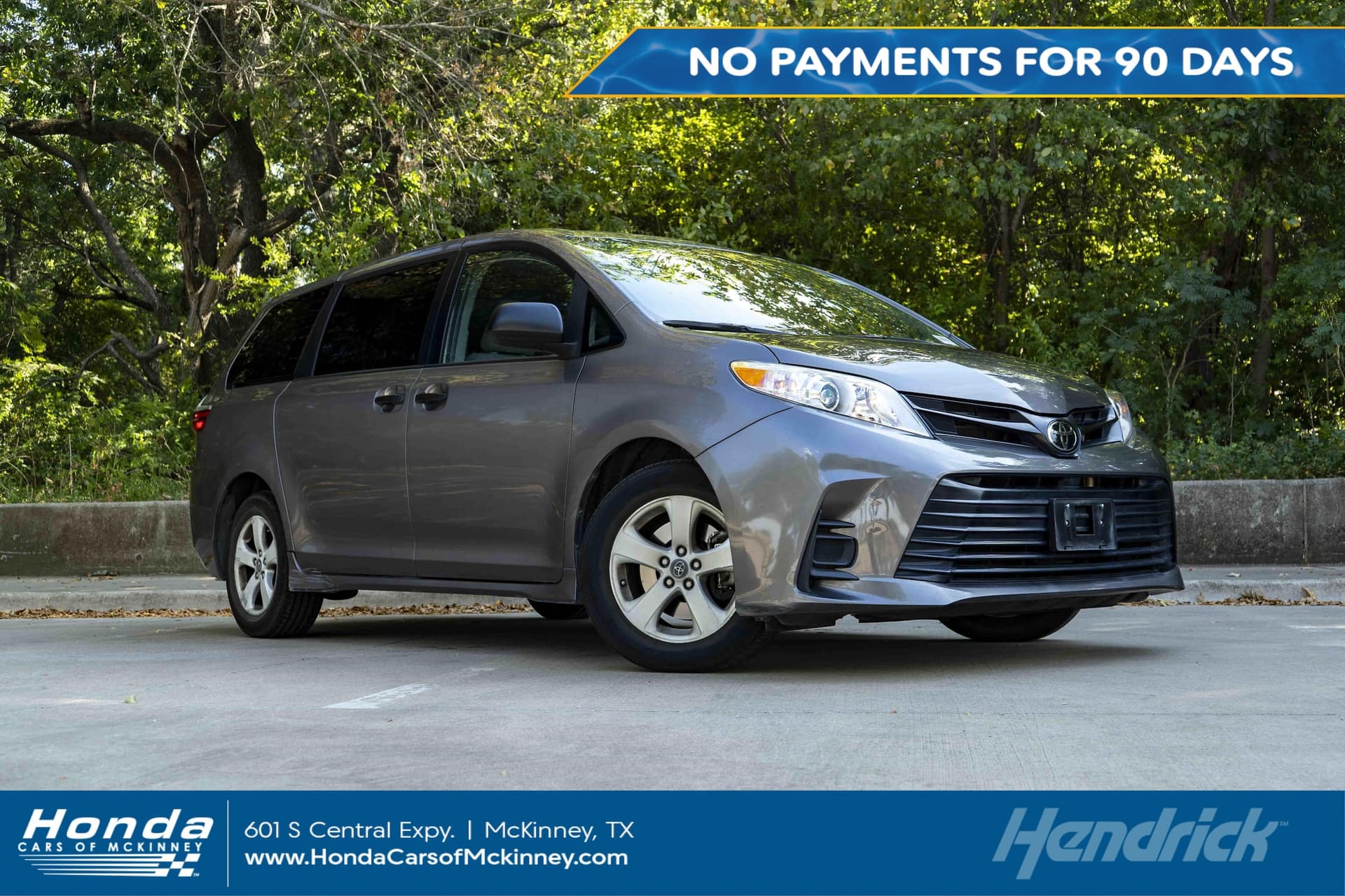 2019 Toyota Sienna L — photo 1 of 40