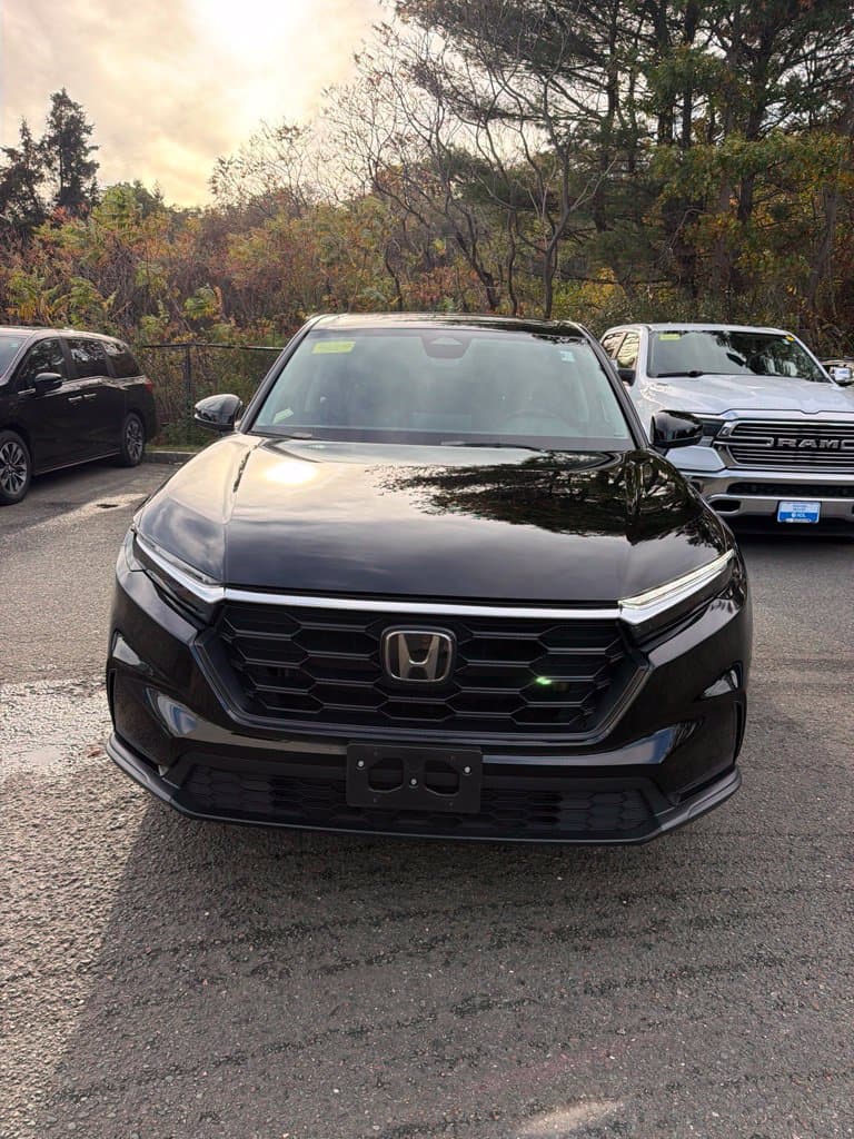 2025 Honda CR-V LX — photo 1 of 10