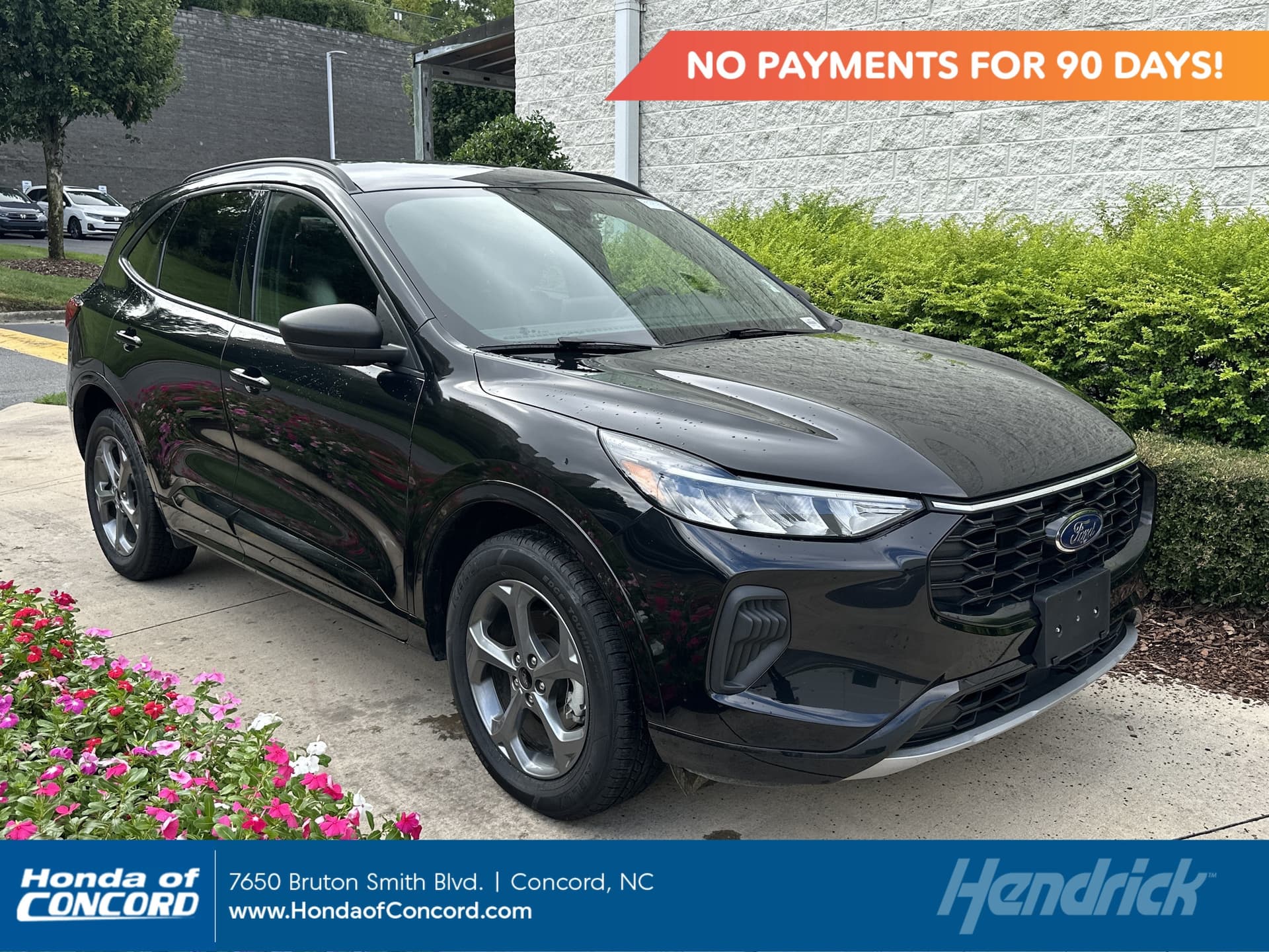 2024 Ford Escape ST-Line — photo 1 of 37