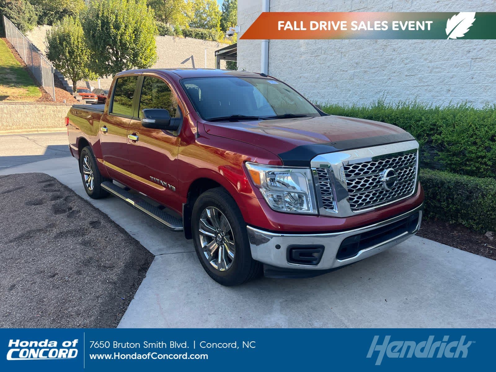 2019 Nissan Titan SV — photo 1 of 10