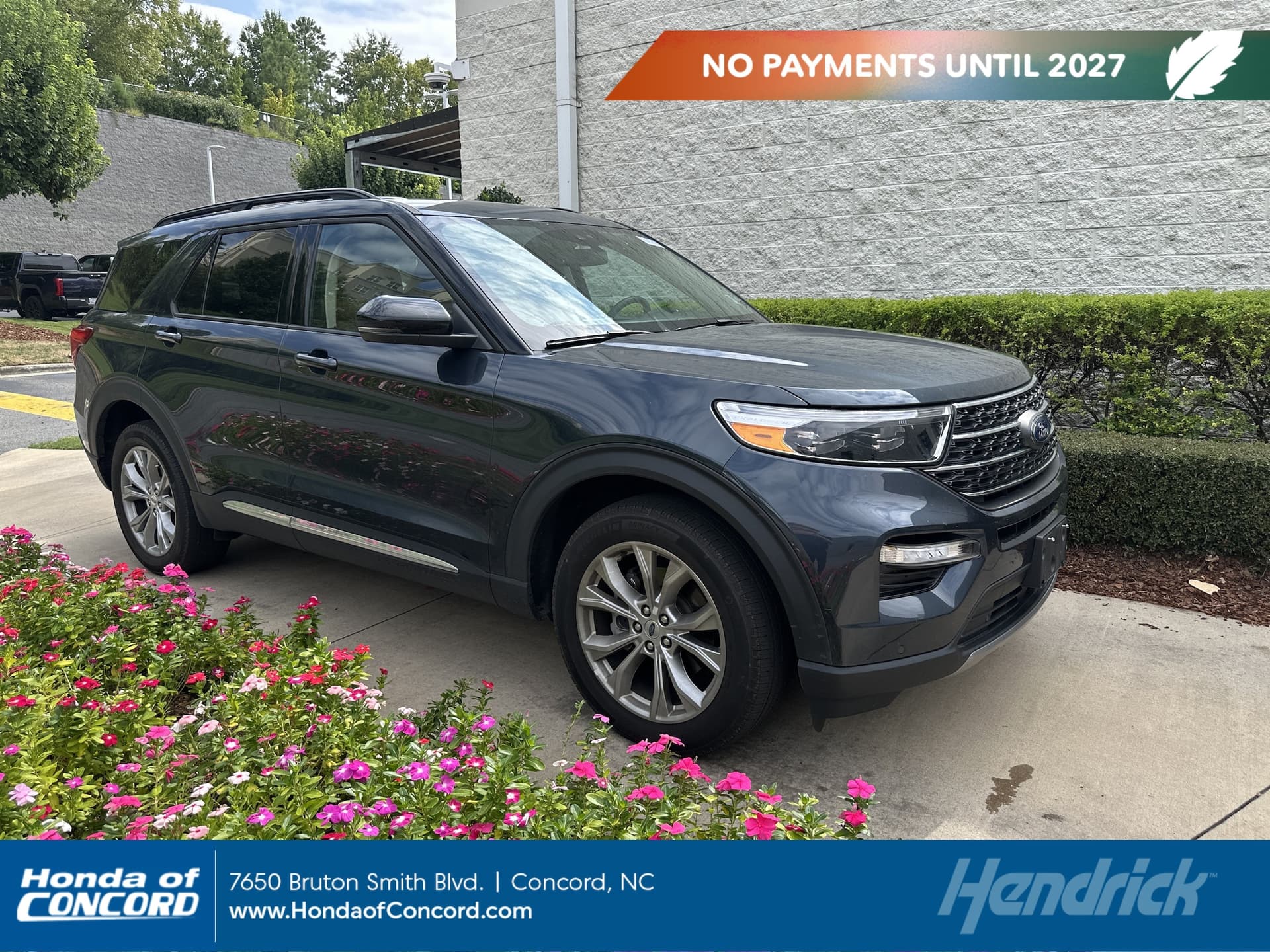 2024 Ford Explorer XLT — photo 1 of 9