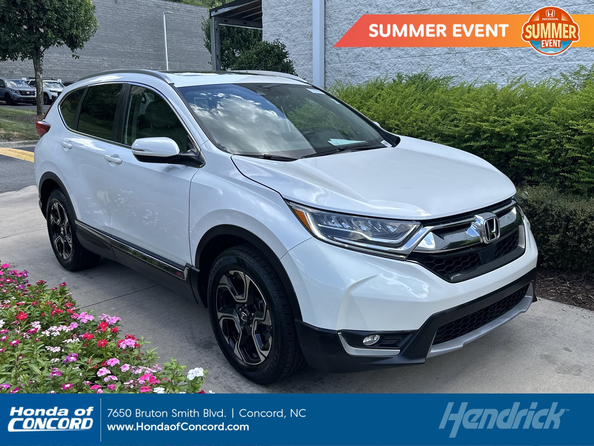 2017 Honda CR-V Touring — photo 1 of 36