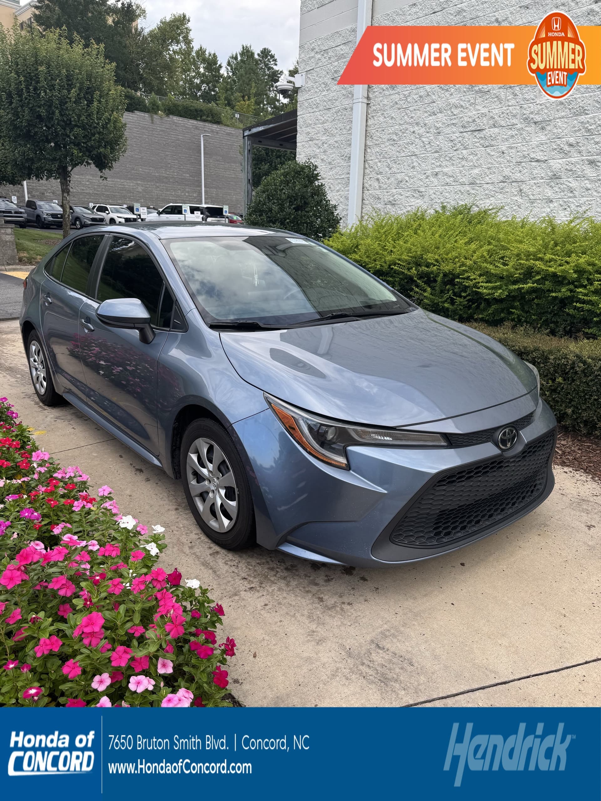 2022 Toyota Corolla LE — photo 1 of 9