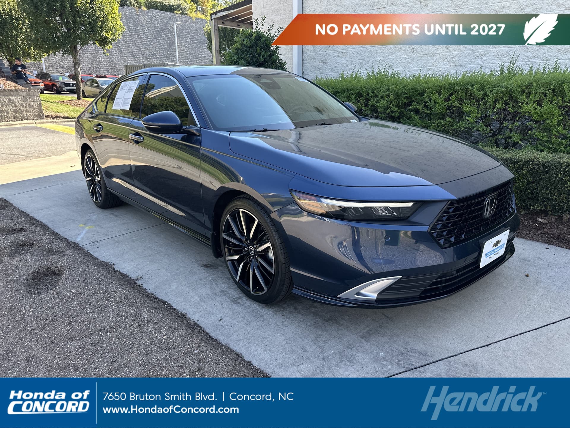 2025 Honda Accord Hybrid Touring — photo 1 of 12