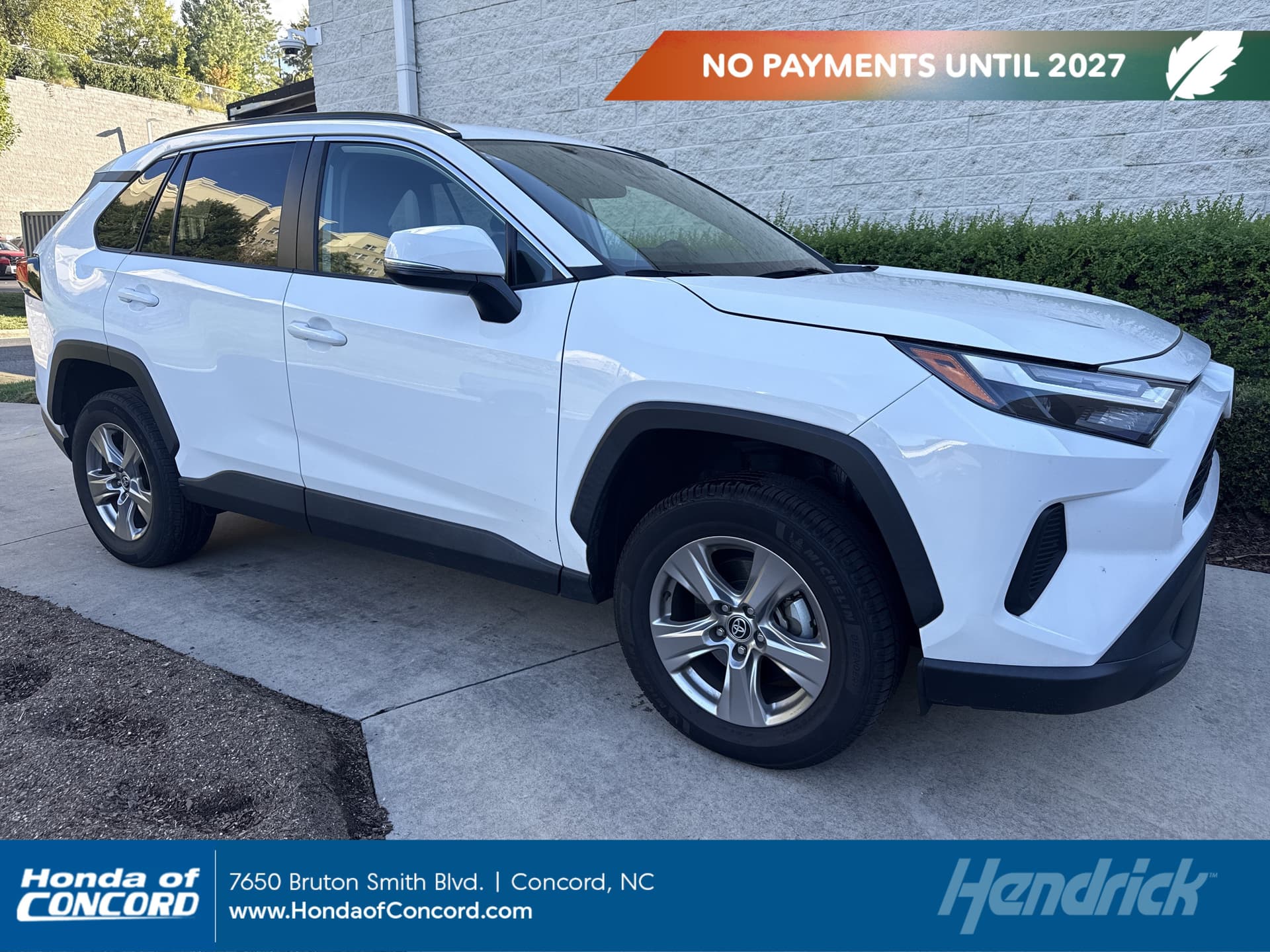 2023 Toyota RAV4 XLE — photo 1 of 10