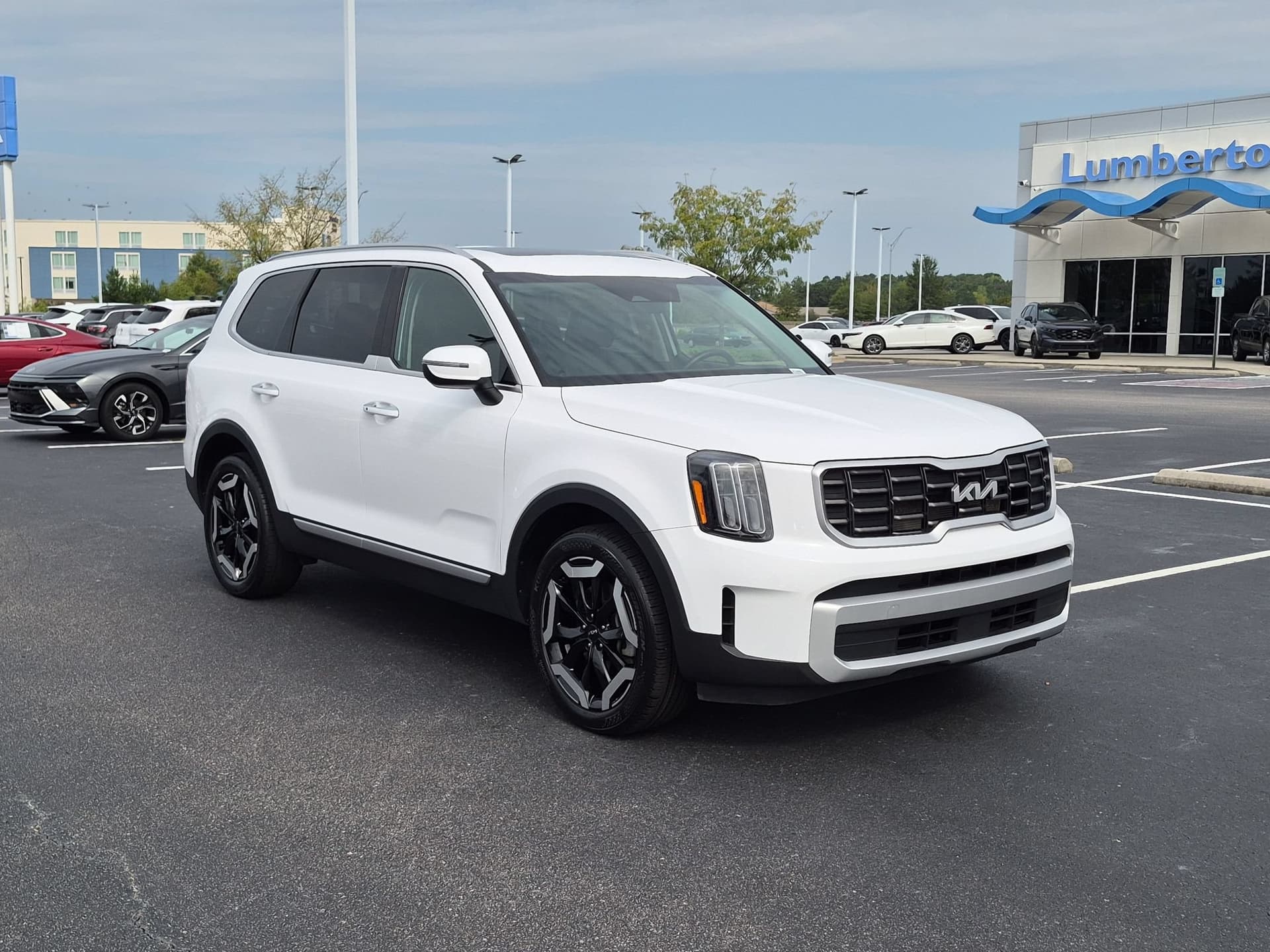 2025 Kia Telluride S — photo 1 of 43
