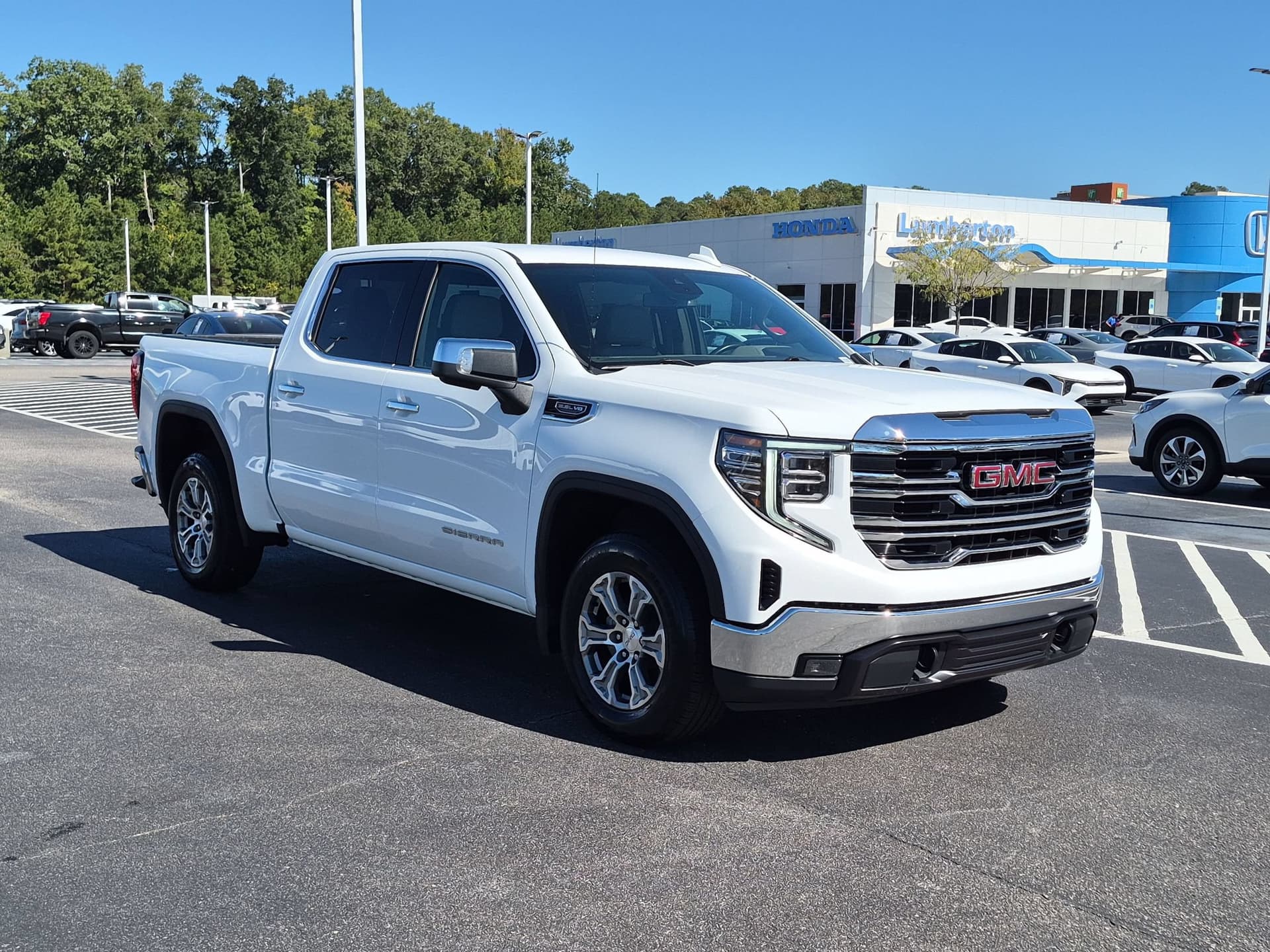 2025 GMC Sierra 1500 SLT — photo 1 of 40
