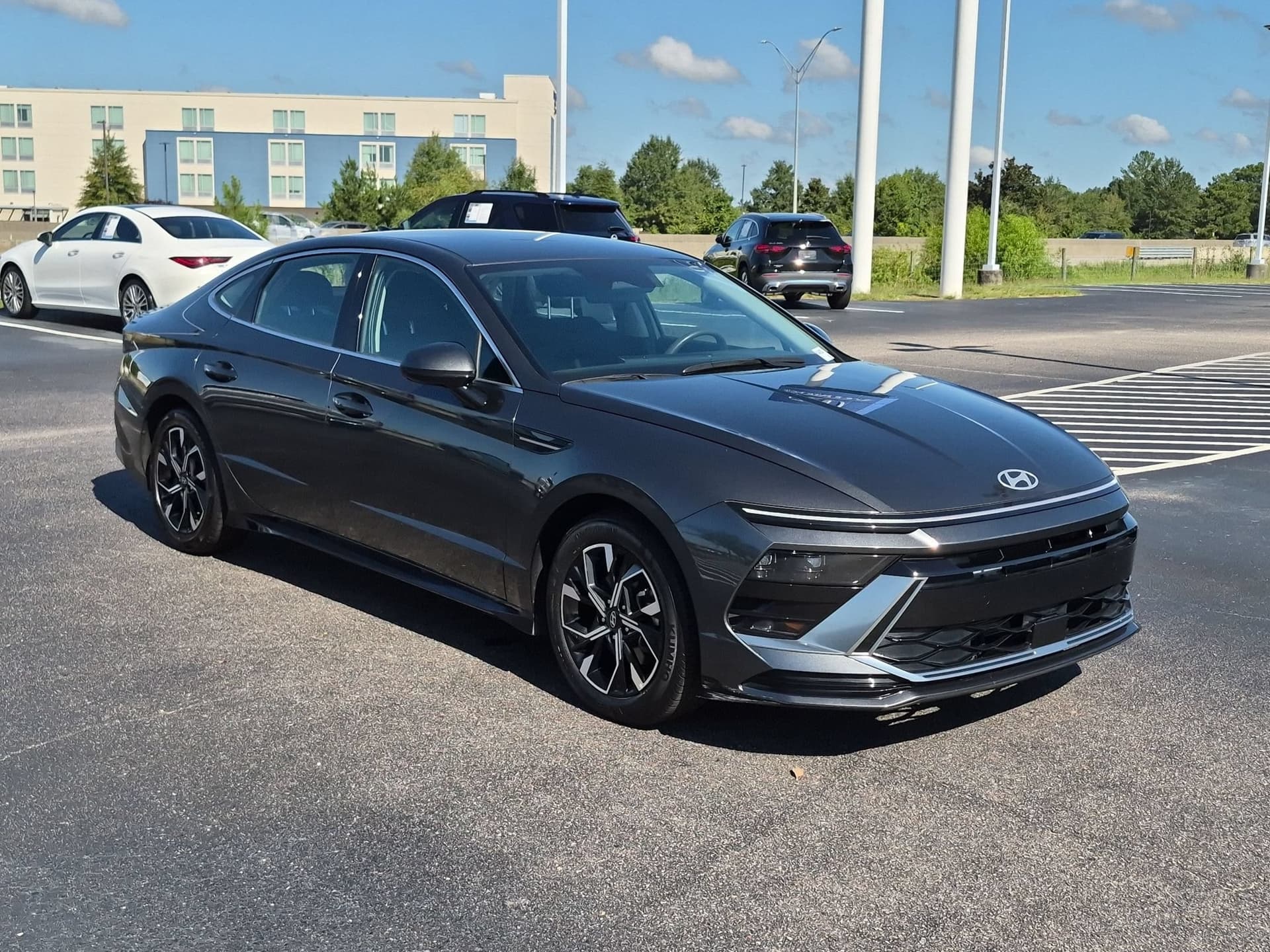 2025 Hyundai Sonata SEL — photo 1 of 38