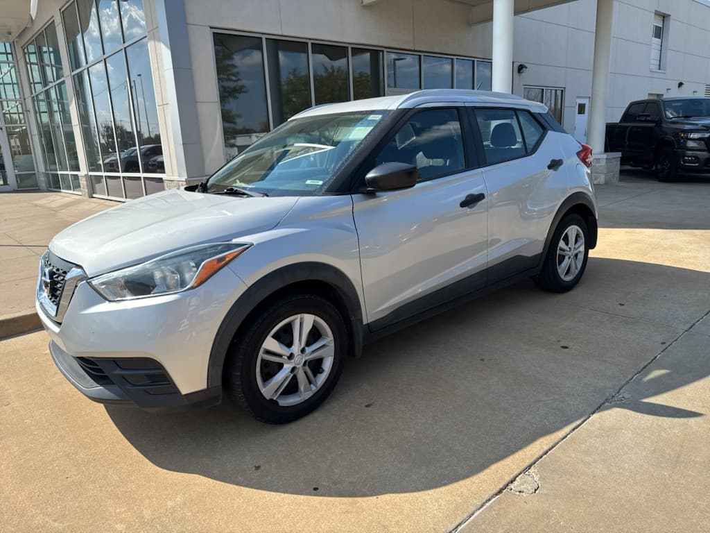 2019 Nissan Kicks S — photo 1 of 5