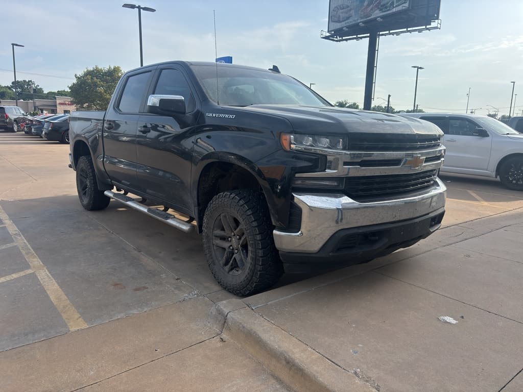 2021 Chevrolet Silverado LT — photo 1 of 4