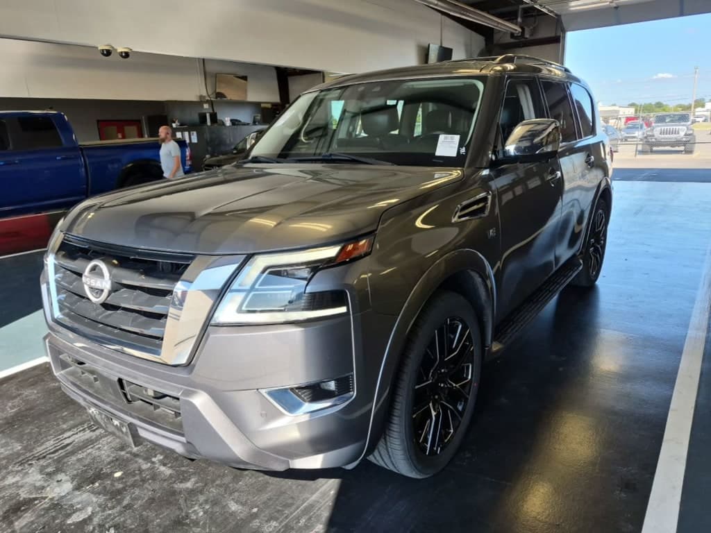 2022 Nissan Armada Platinum — photo 1 of 4