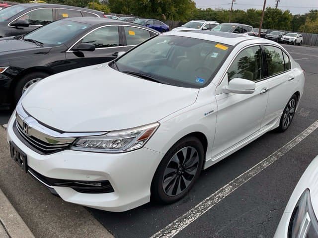 2017 Honda Accord Hybrid Touring — photo 1 of 4