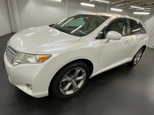 2012 Toyota Venza XLE — photo 1 of 36