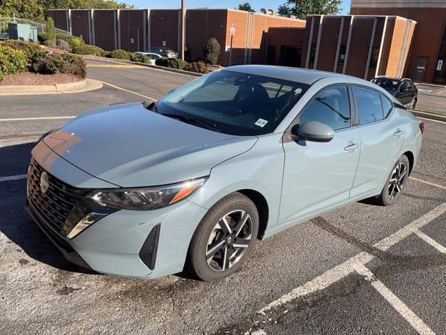 2025 Nissan Sentra SV — photo 1 of 4