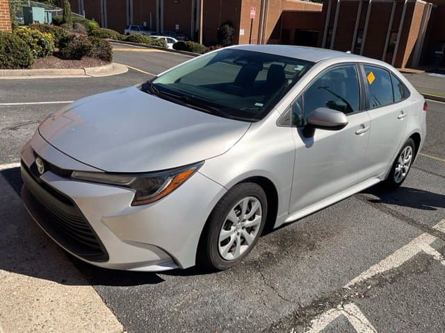 2024 Toyota Corolla LE — photo 1 of 3