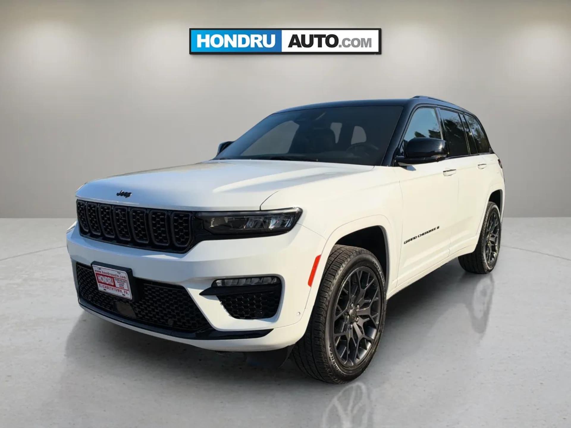 2025 Jeep Grand Cherokee Summit — photo 1 of 22