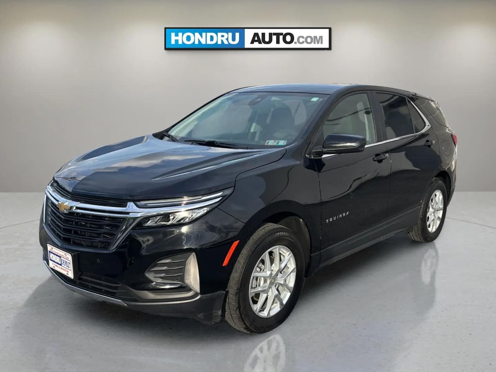 2023 Chevrolet Equinox LT — photo 1 of 20