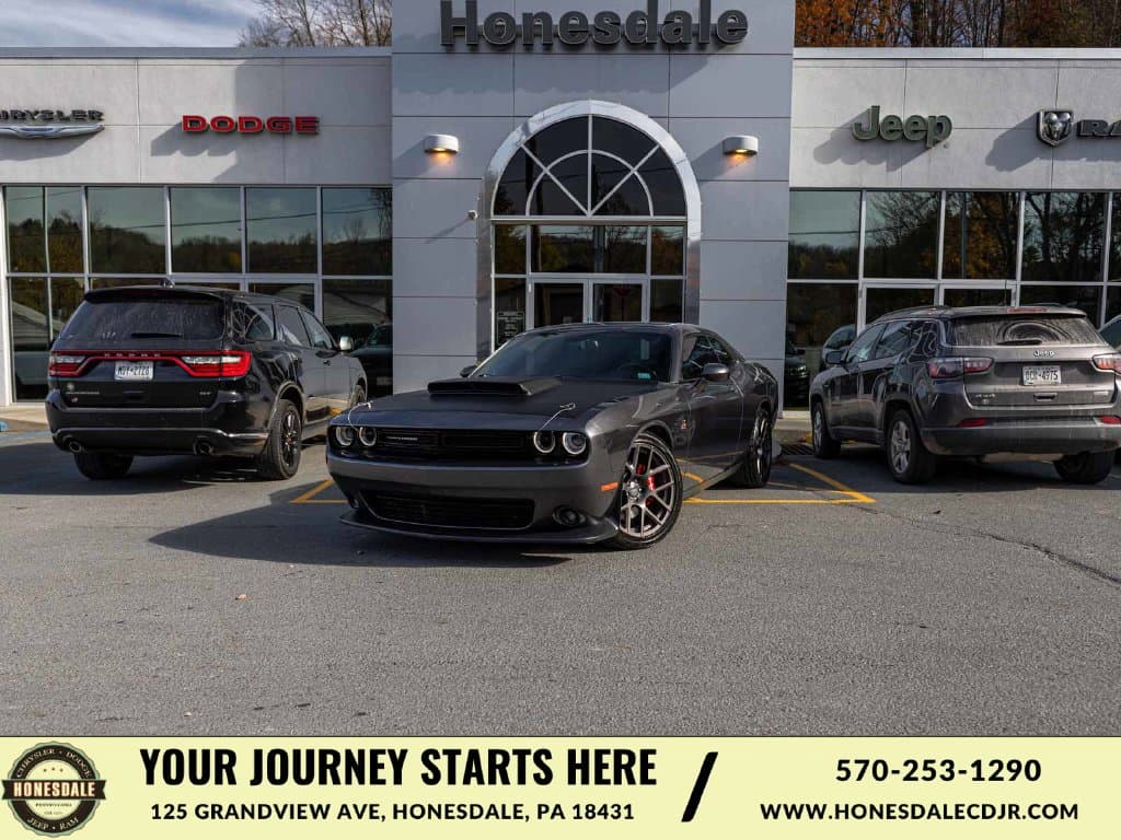 2016 Dodge Challenger R/T Scat Pack — photo 1 of 33