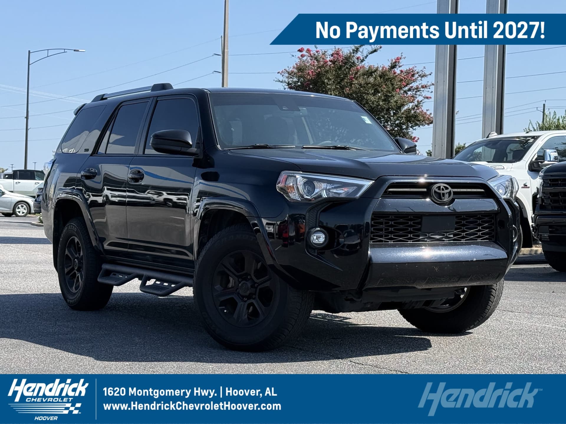 2021 Toyota 4Runner SR5 — photo 1 of 17
