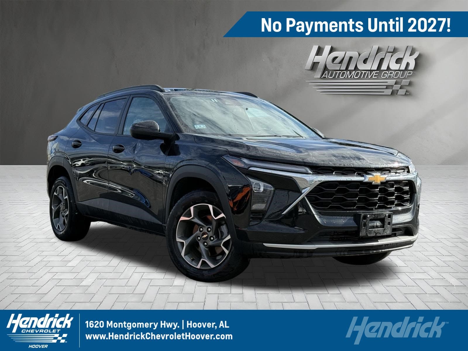 2025 Chevrolet Trax LT — photo 1 of 17