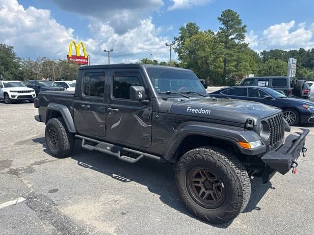 2023 Jeep Gladiator Sport — photo 1 of 13