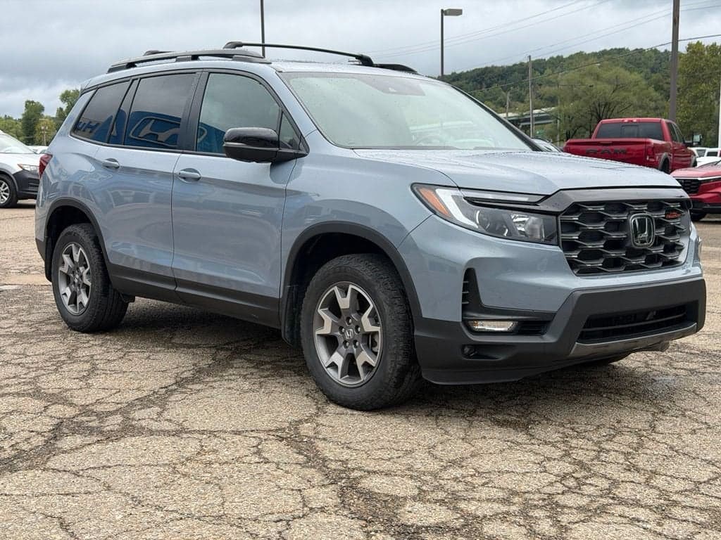 2023 Honda Passport TrailSport — photo 1 of 11