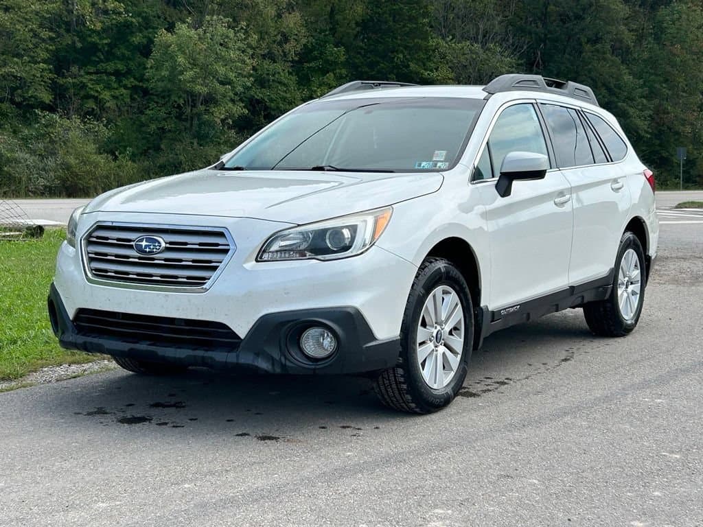 2017 Subaru Outback Premium — photo 1 of 8