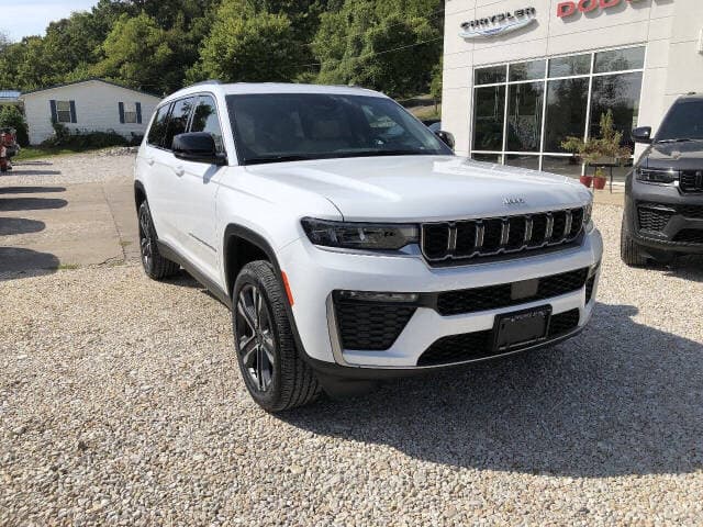 2027 Jeep Grand Cherokee Limited — photo 1 of 48