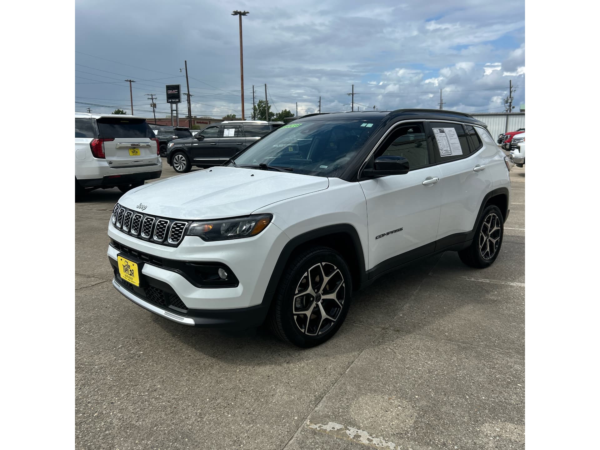 2025 Jeep Compass Limited — photo 1 of 13