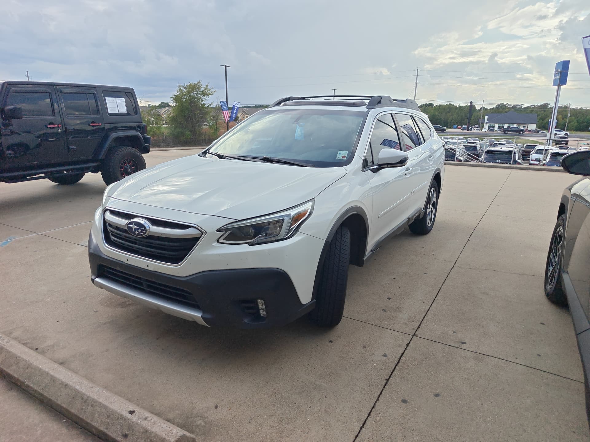 2020 Subaru Outback Limited — photo 1 of 4