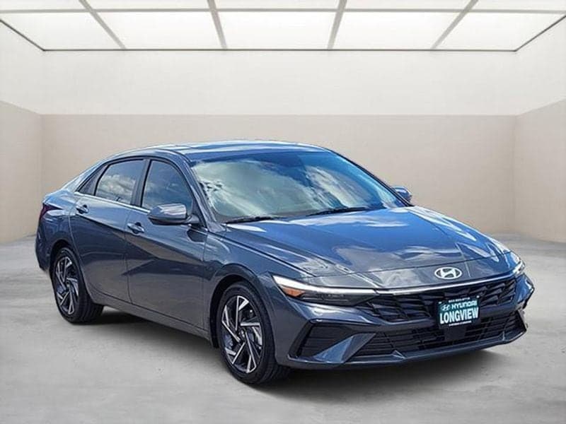 2025 Hyundai Elantra Limited — photo 1 of 21