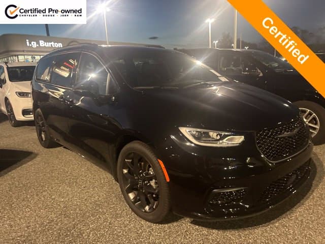 2025 Chrysler Pacifica Limited — photo 1 of 17