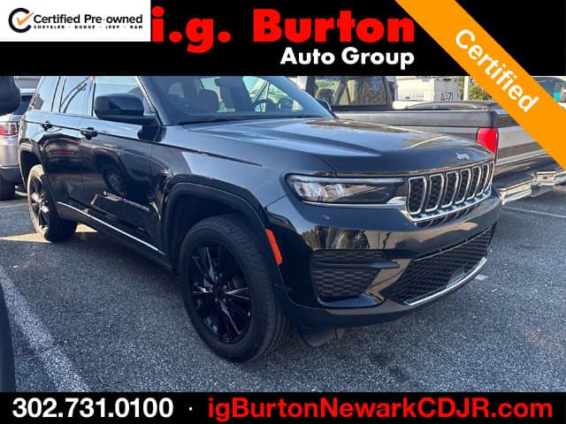 2025 Jeep Grand Cherokee Laredo — photo 1 of 13