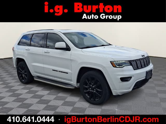 2020 Jeep Grand Cherokee Altitude — photo 1 of 32