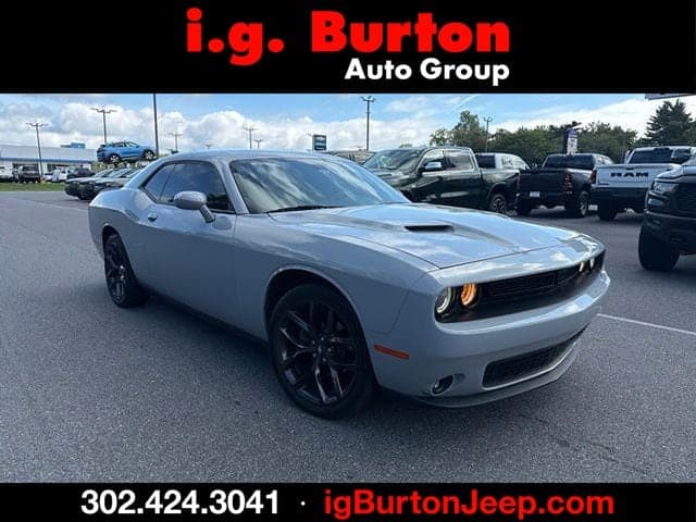 2021 Dodge Challenger SXT — photo 1 of 5