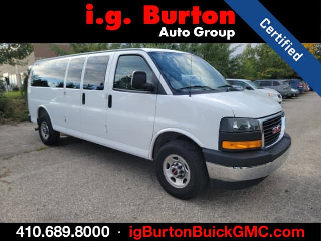2025 GMC Savana Passenger LT — photo 1 of 16