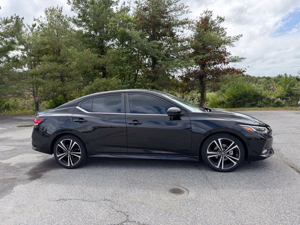 2022 Nissan Sentra SR — photo 1 of 2
