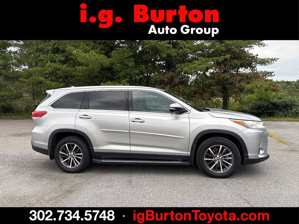 2019 Toyota Highlander XLE — photo 1 of 2