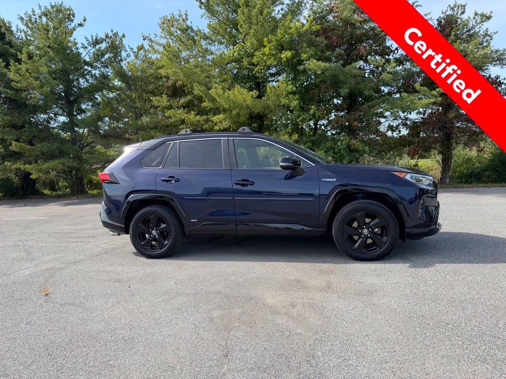 2020 Toyota RAV4 Hybrid XSE — photo 1 of 2