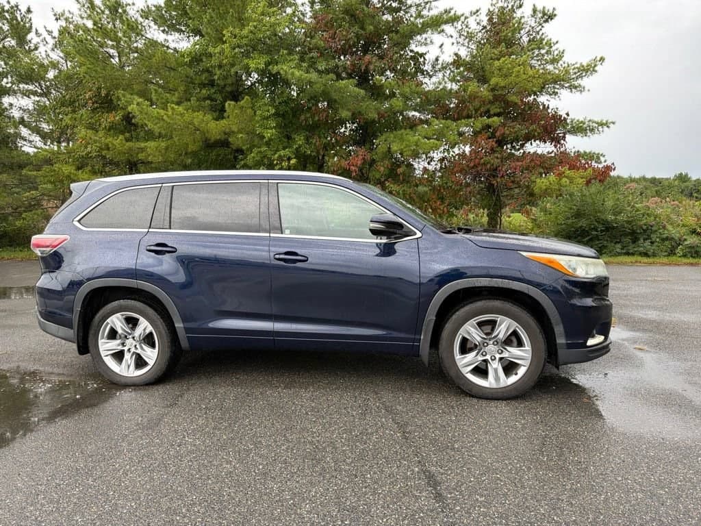 2014 Toyota Highlander Limited Platinum — photo 1 of 2