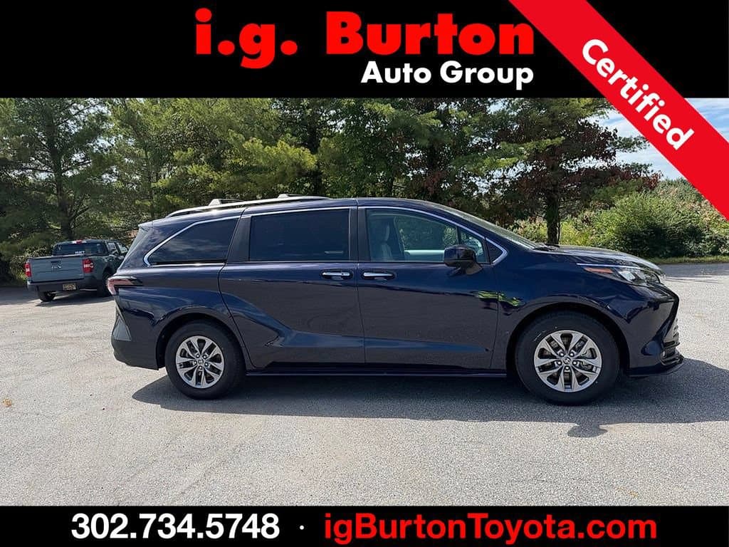 2026 Toyota Sienna XLE — photo 1 of 2