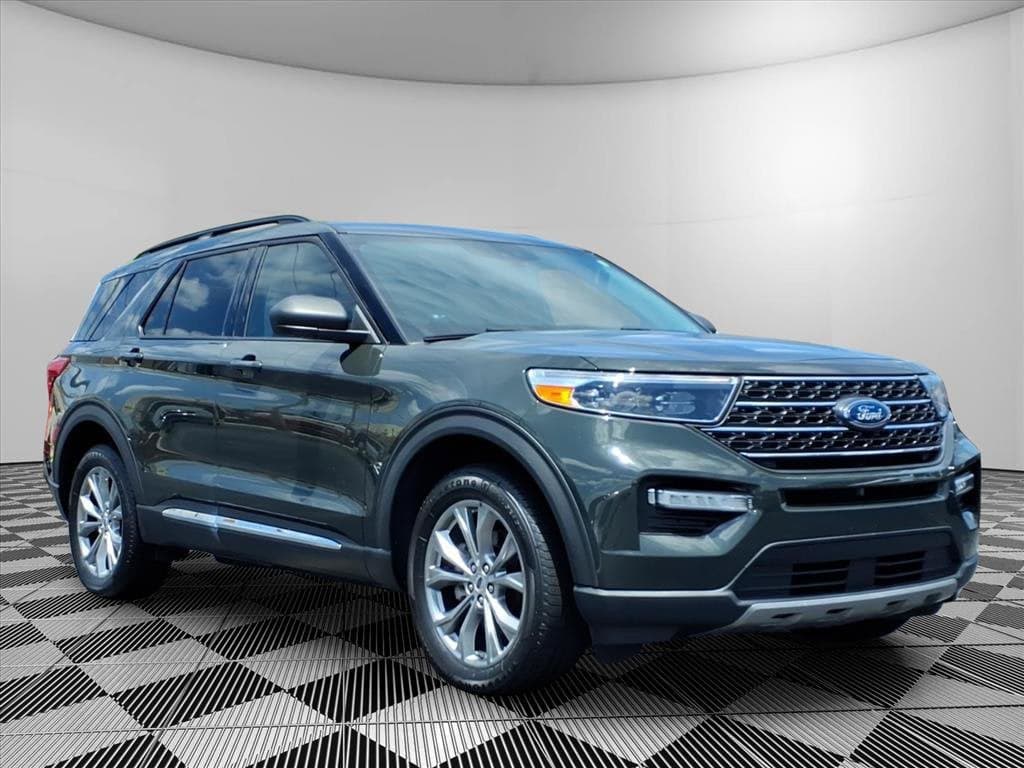 2022 Ford Explorer XLT — photo 1 of 32