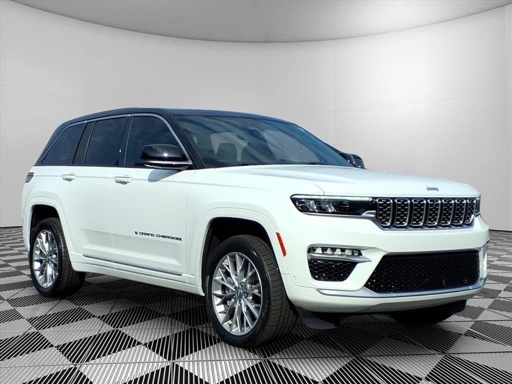 2022 Jeep Grand Cherokee 4xe Summit — photo 1 of 30