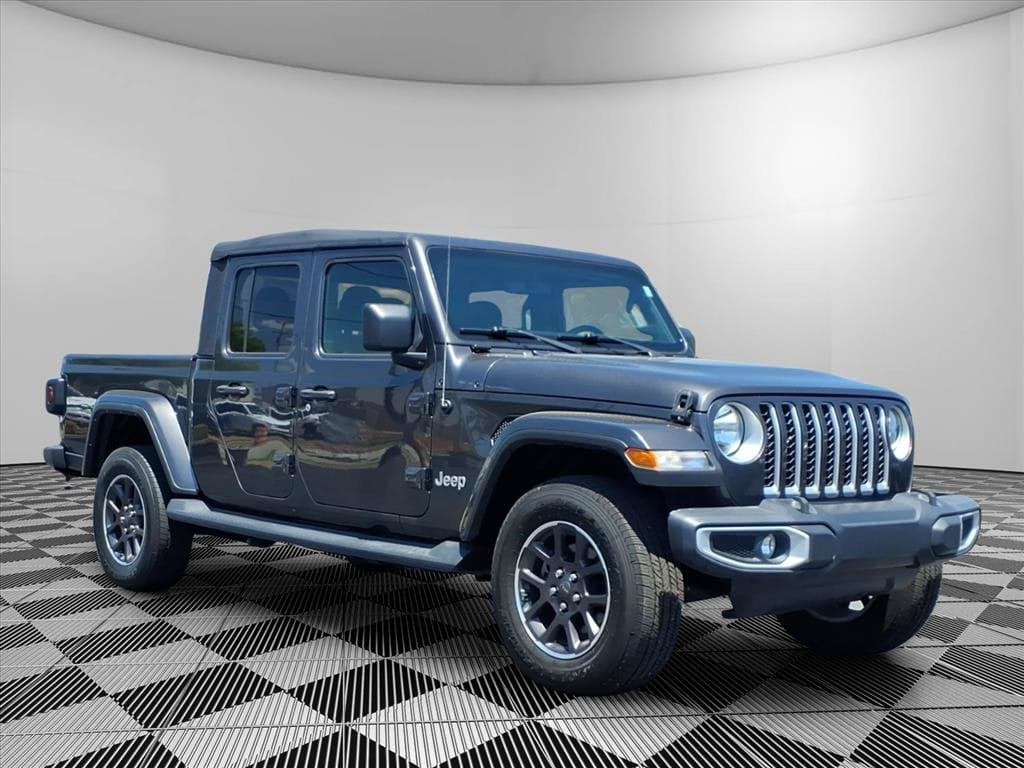 2022 Jeep Gladiator Overland — photo 1 of 29