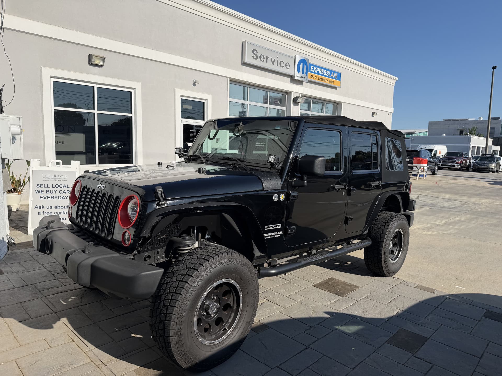 2014 Jeep Wrangler Unlimited Sport — photo 1 of 10
